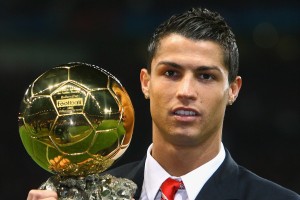 开云体育在线-土耳其对阵英格兰，楚阿梅尼中场统治，展现无可替代的巨星价值