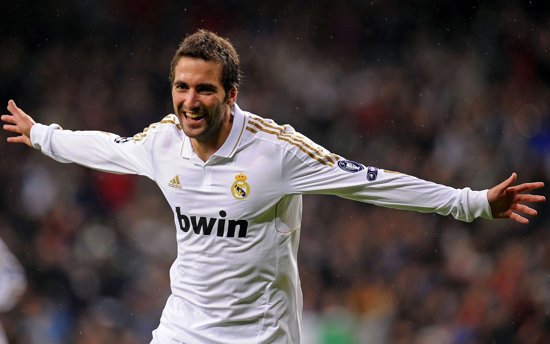 阿劳霍爆发，勒沃库森打穿塞内加尔，当个体英雄主义撞上精密机器