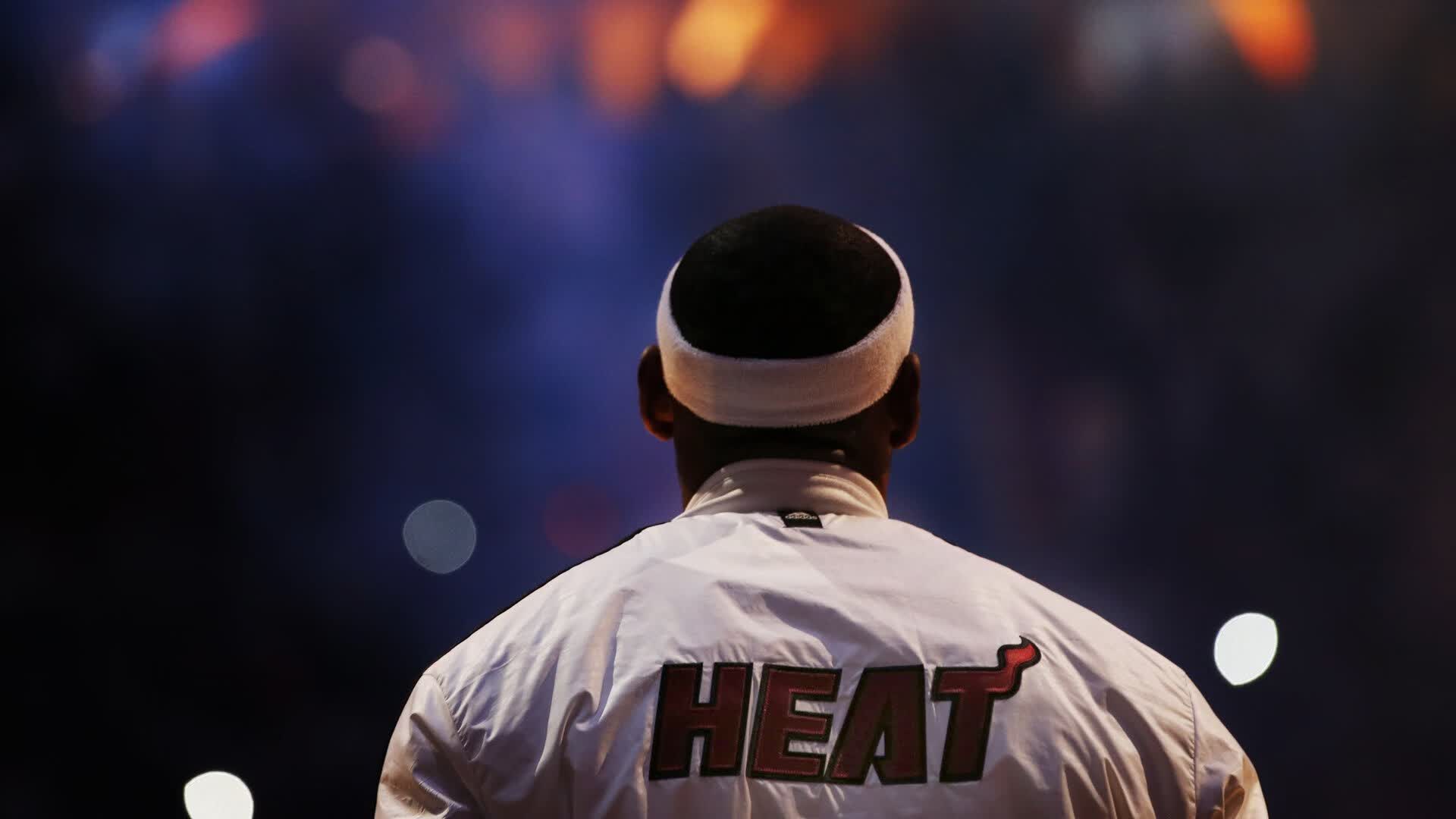 绝杀之夜，萨内主宰F组焦点战，秘鲁惊天大胜厄瓜多尔